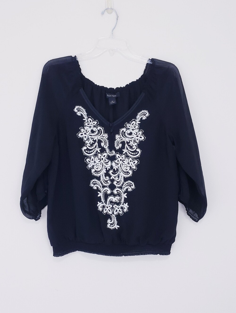 White House Black Market V-Neck Embroidered Blouse White Ikat Print Medium
